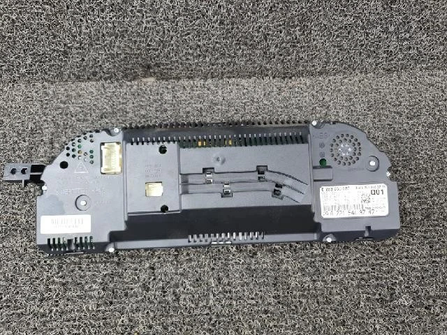 Приборные панели 2007 Mercedes-Benz S500 2215409747 - Изображение 2 из 4