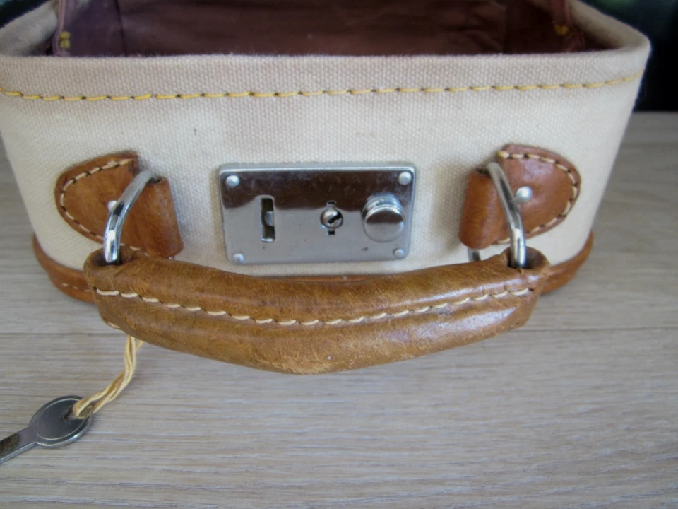 Ancienne petite valise de poupée boite à couture petit sac à main cuir VINTAGE - Photo 4/4