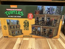 NECA Teenage Mutant Ninja Turtles Cartoon NYC Street Scene Diorama HUGE NISB