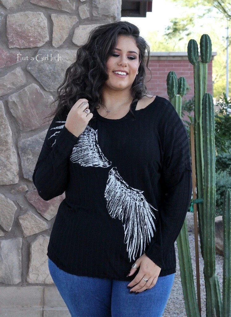 Shirt with online wings on shoulder