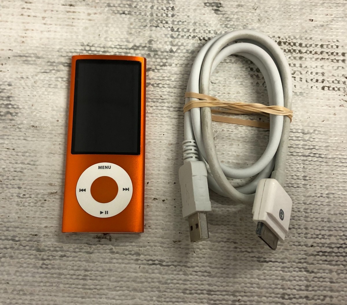 iPod nano 8GB シルバー USBケーブル付きA1320 iPod nano 8GB シルバー USBケーブル付きA1320 - メルカリ