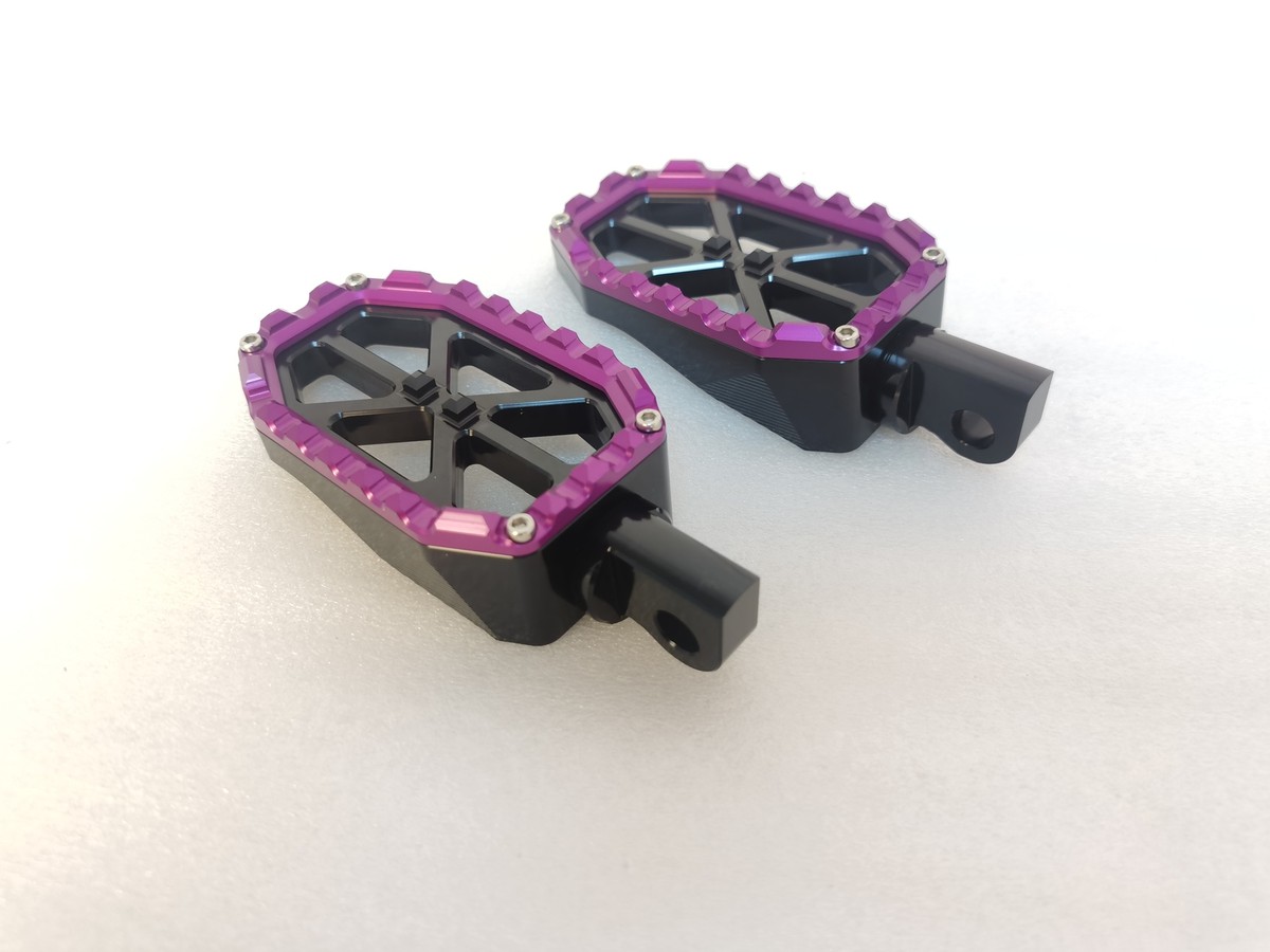 Male Mount MX Passenger Footrest Foot Pegs For Harley Dyna Touring