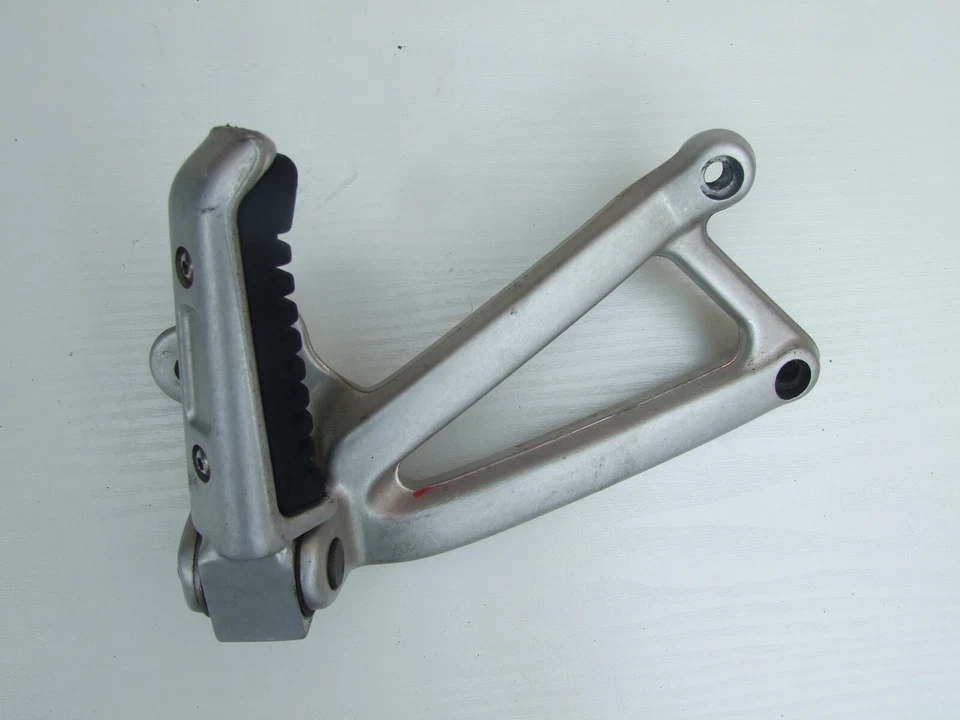 Reposapiés trasero derecho Ducati ST2 ST4 clavija goma desgastada Foto 3 de 3