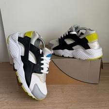 Nike Huarache Run Kids Sneakers 654275-112 - SZ 5.5 Y- 7 W