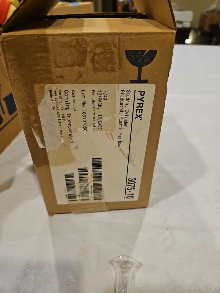 Pyrex Estudiante Cilindro Graduado Plástico Base Hexagonal 3075-10 / Paquete de 12 Nuevo Foto 3 de 4