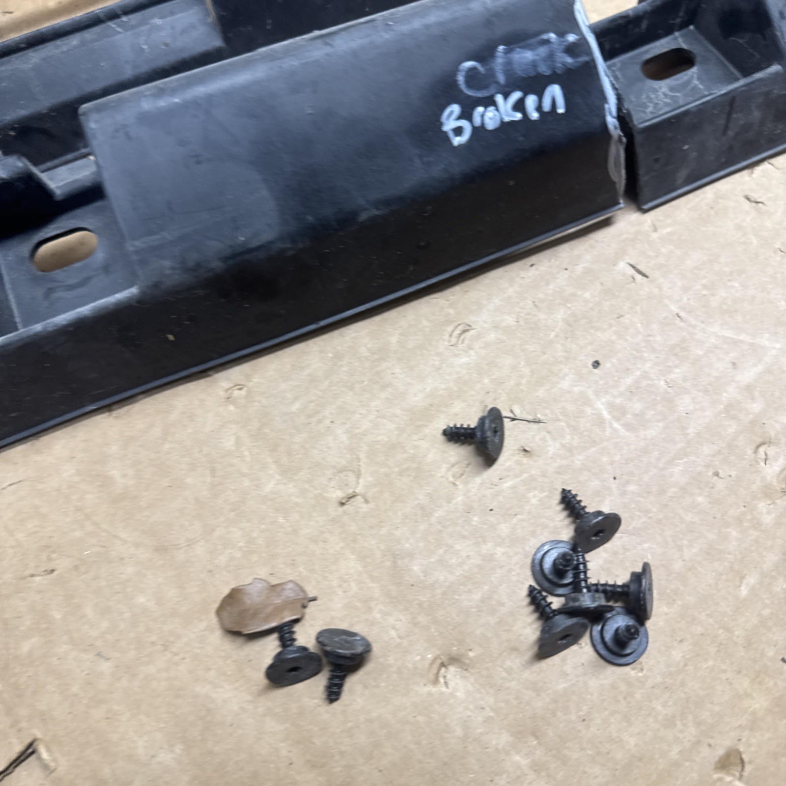 2008- 2014 15 AUDI R8 COUPE OEM RIGHT SIDE Skirt Rocker Panel Mount Bracket B200