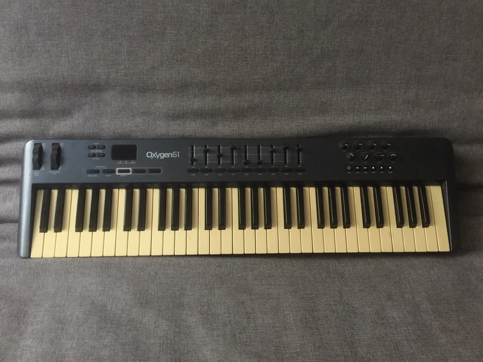 m-audio oxygen 61 midi keyboard und controller