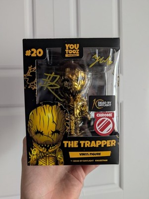SIGNED DEAD BY DAYLIGHT X YOUTOOZ - 10TH ANNIVERSARY - THE GOLDEN TRAPPER FIGURE