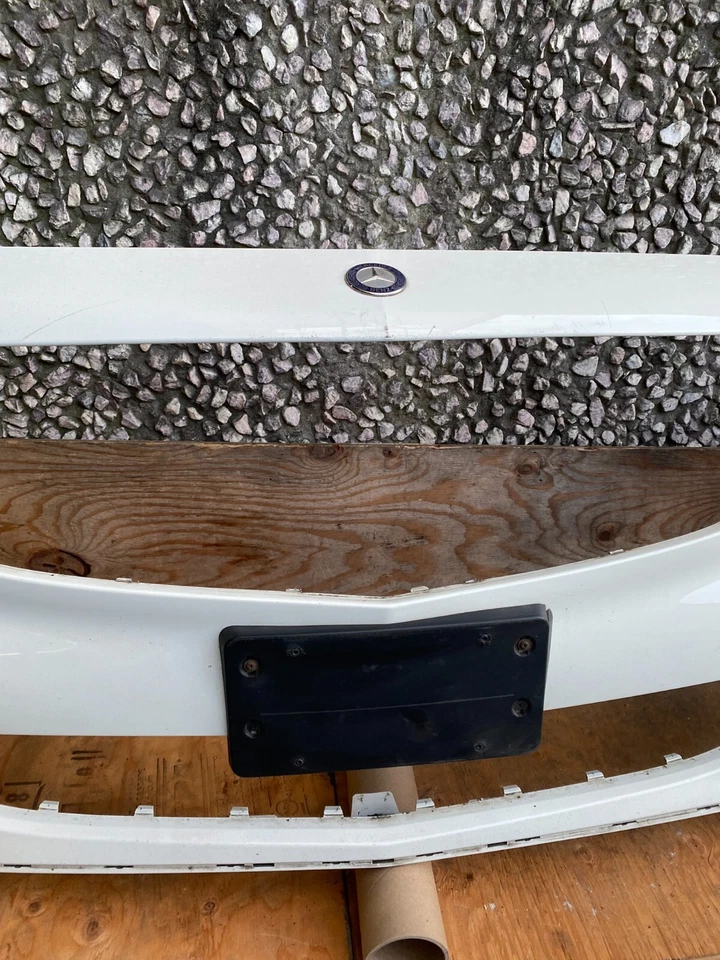 Cubierta del parachoques delantero E5417 fabricante original Mercedes-Benz Clase B B250 2015 a 2017 Foto 3 de 4