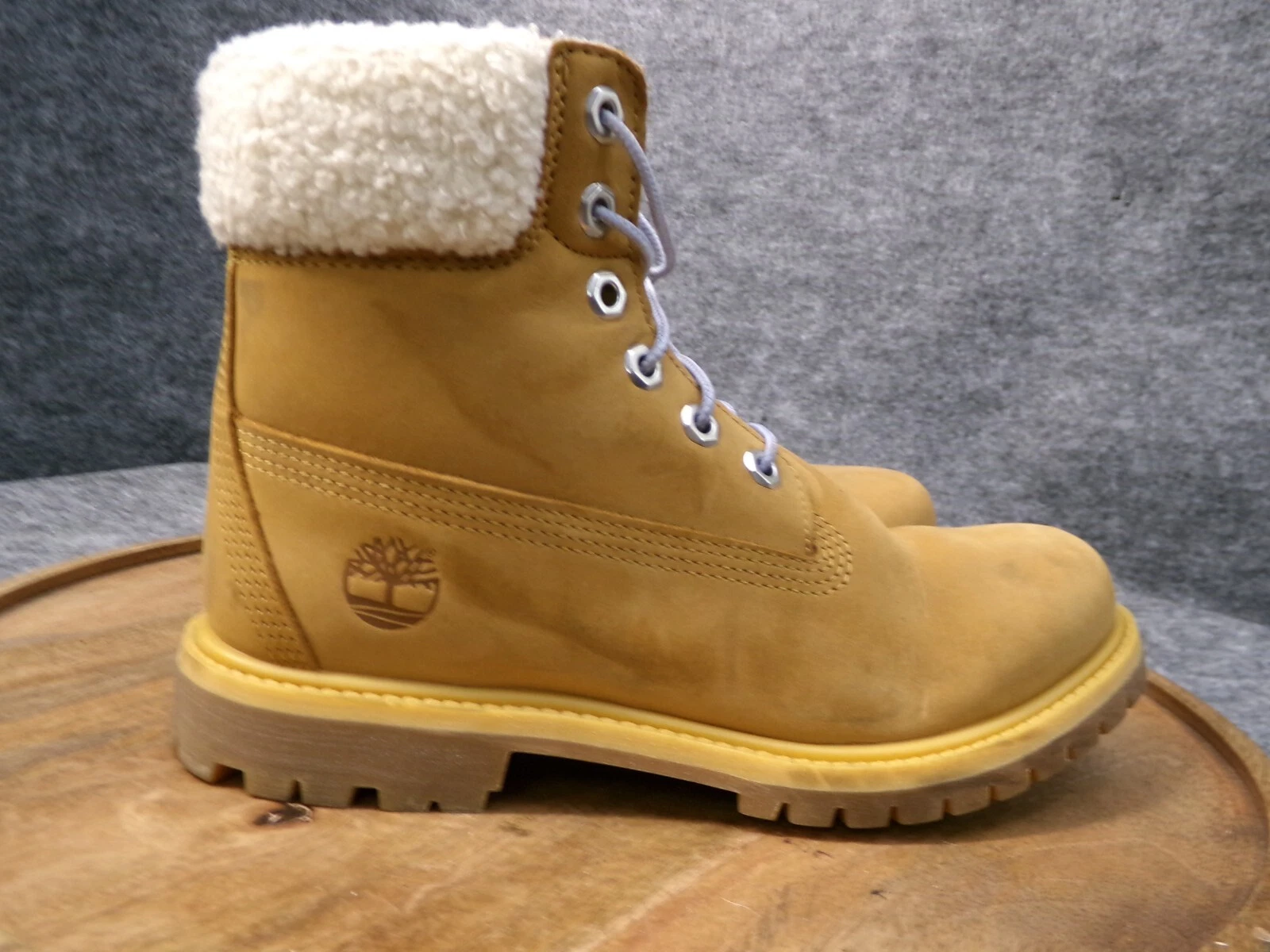 Stivali Timberland da donna premium 6" classici con colletto in shearling nabuk di grano taglia 7