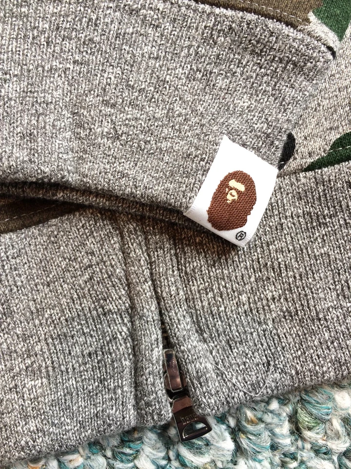 Sudadera con Capucha OG Bathing Ape Camuflada Tiburón - Bape Supreme Y3 Solista Off White Milo Foto 3 de 4