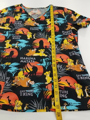 Disney Scrubs Top Size M Black Lion King Future Kung Medical Hakuna Matata B16 - Picture 7 of 9