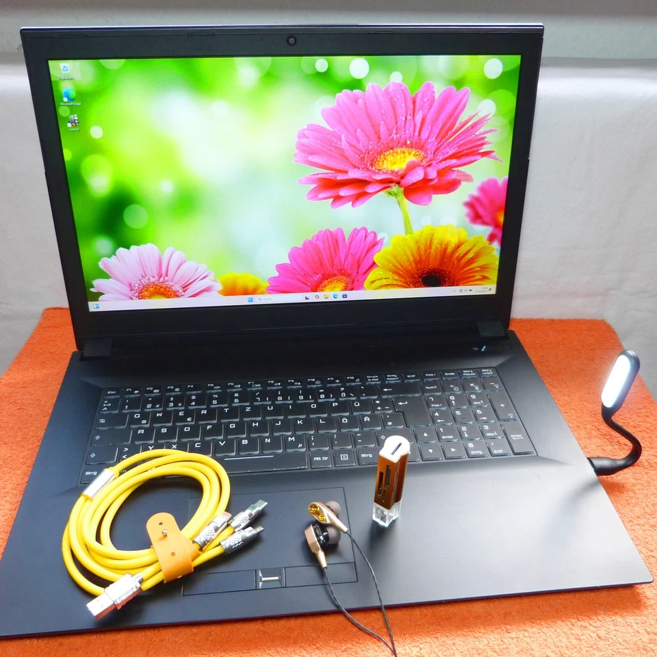 XMG A707 17Zoll METALL ULTRABOOK GAMING GTX l Windows 11 SSD l 16GB RAM NEU USBC - Bild 2 von 4