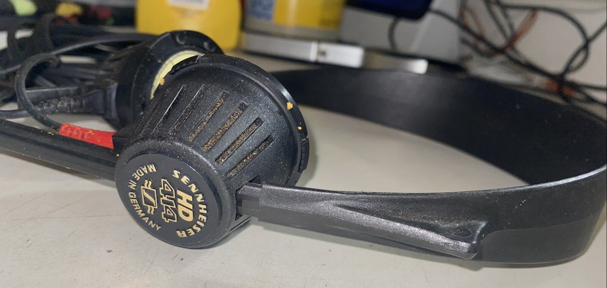 Sennheiser HD 414 Black Ear Headphone-Original cable-need