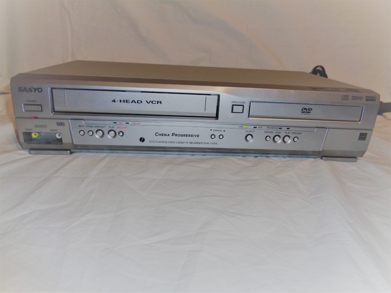 Sanyo DVW-7100A DVD 4 Head VCR Combo Player VHS Recorder - WORKS