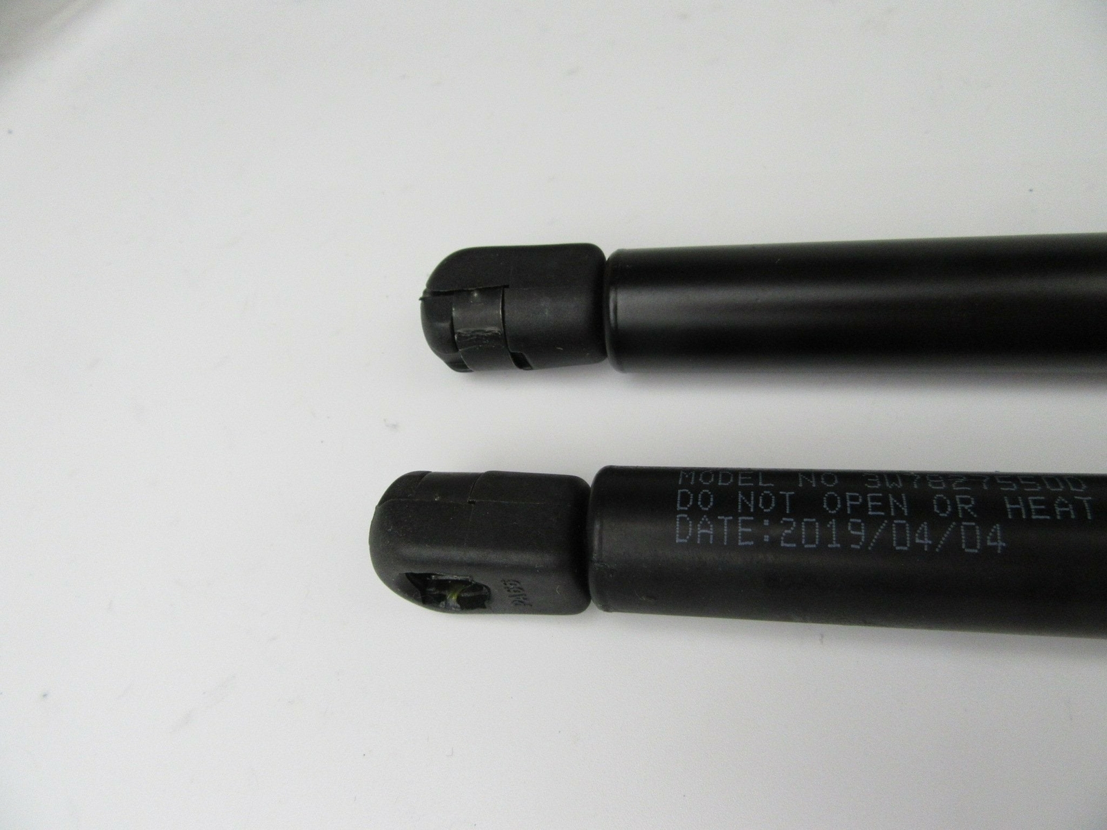 Bentley Continental Gtc convertible trunk lid boot shocks strut lift support 620