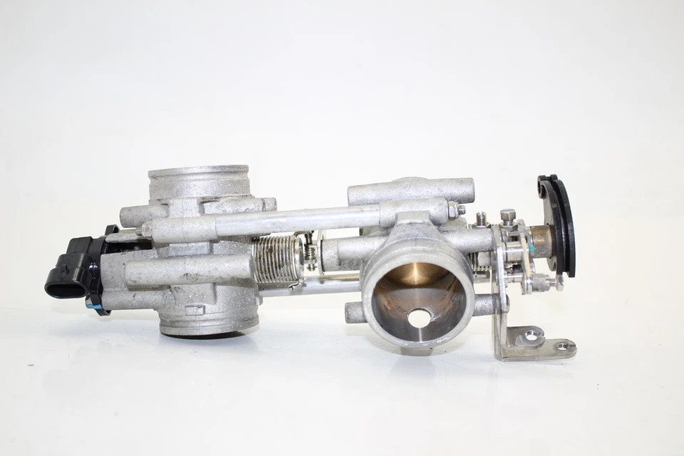 09-11 Ducati Monster 696 Throttle Body 28440081a - Image 3 of 4