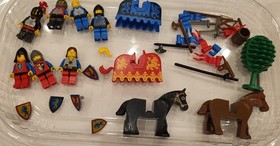 LEGO Castle Set 6066 Knight's Challenge Lion Knights Joust Jousting Horses 1584
