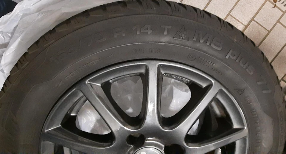 Satz Uniroyal-Winterreifen 165/70R14*T auf Rial Alu-Felgen (z.B. Citigo e) - Bild 3 von 4