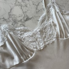 VTG Vassarette Silky Soft Satin Lace Trim Nightgown Full Slip Size 34/26  Ivory