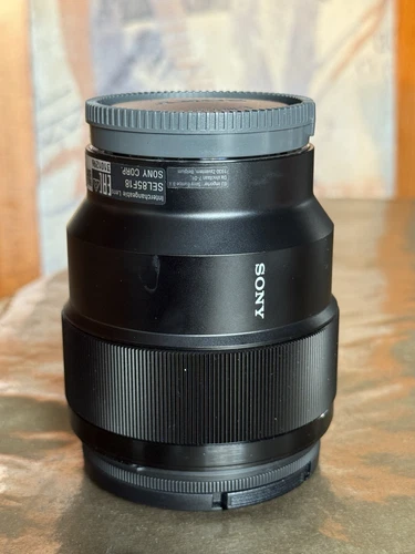 Sony E 85mm f/1.8 camera lens - Bild 3 von 9