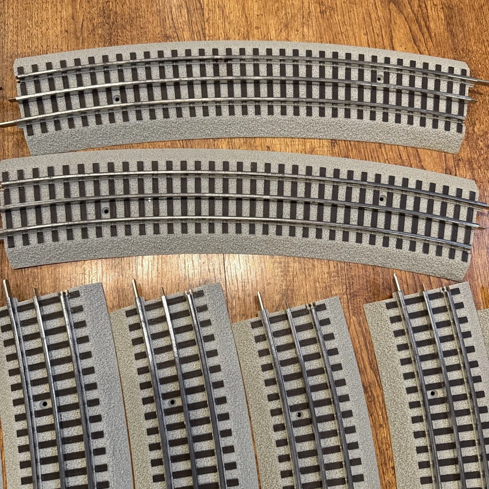 Lionel 6-12041 O FasTrack O-72 Curve Track 16 Pcs Full Circle EUC - Image 4 of 4