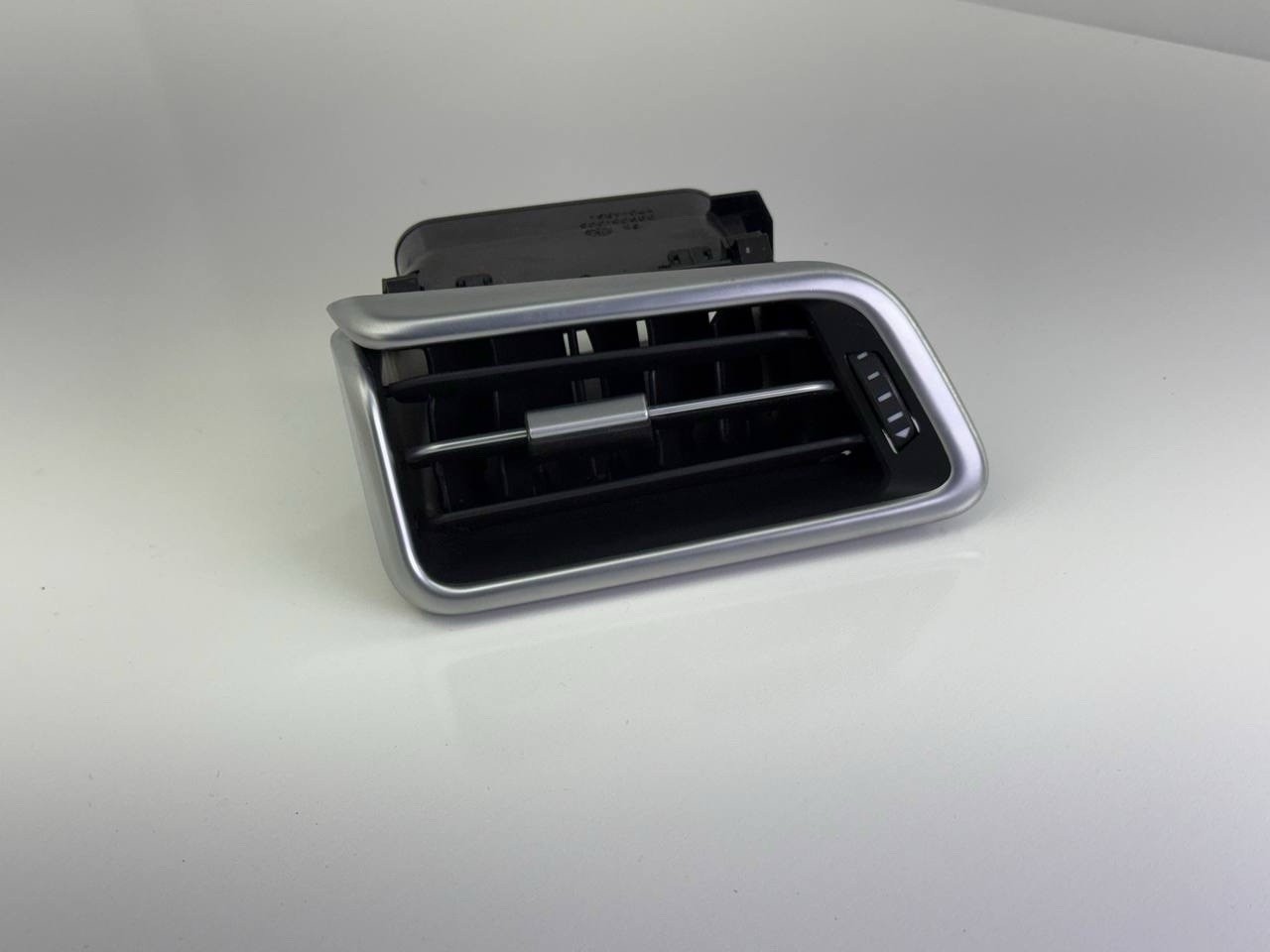 2014-2017 Maserati Ghibli Front Left Side Dash Outer Air Vent Grille 374