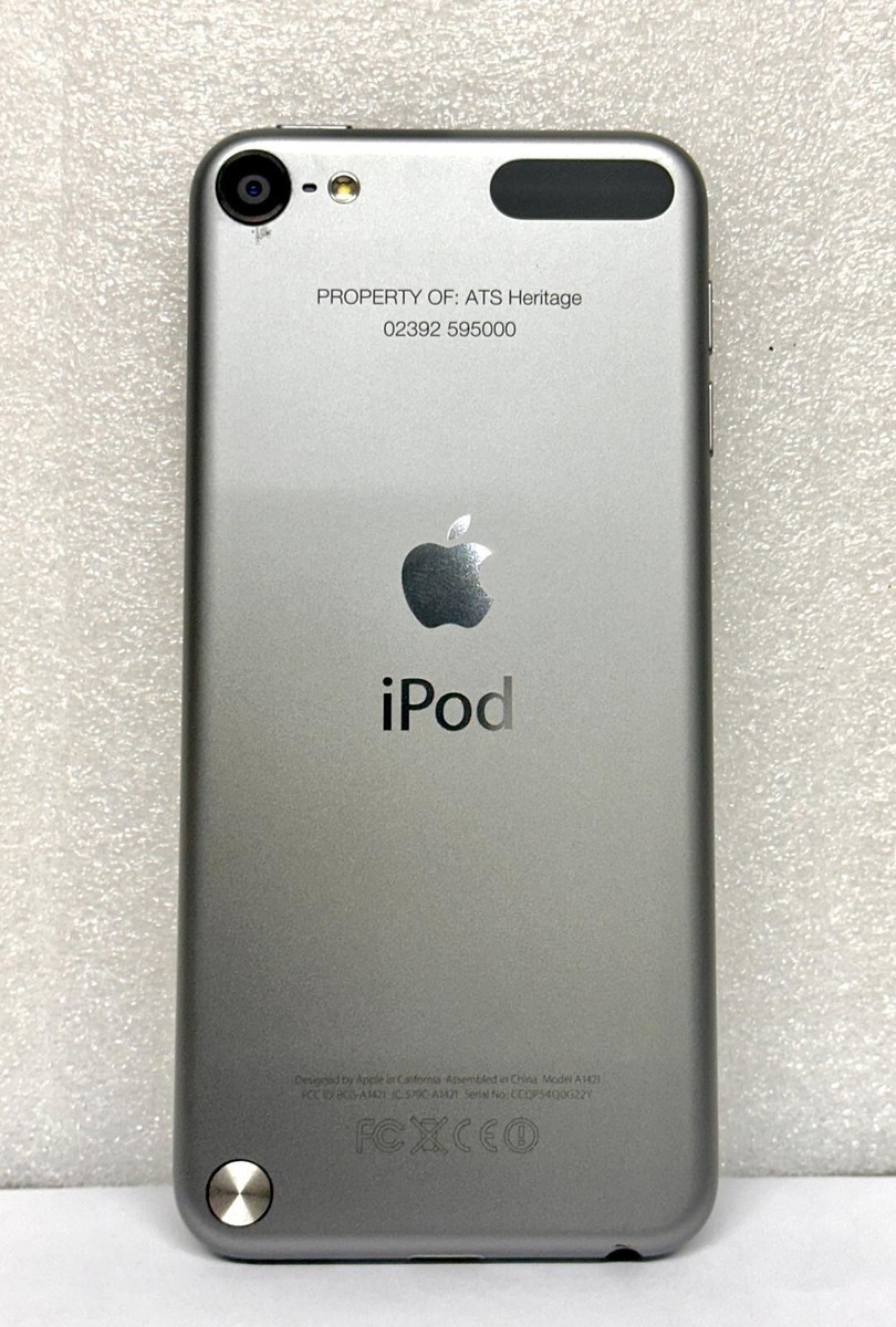 Apple iPod Touch 5th Generation A1421, 12.6GB, space grey, Grade B