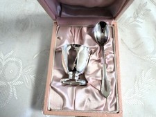 Versilberter Eierbecher mit Löffel Reneka Frankreich, neuwertig