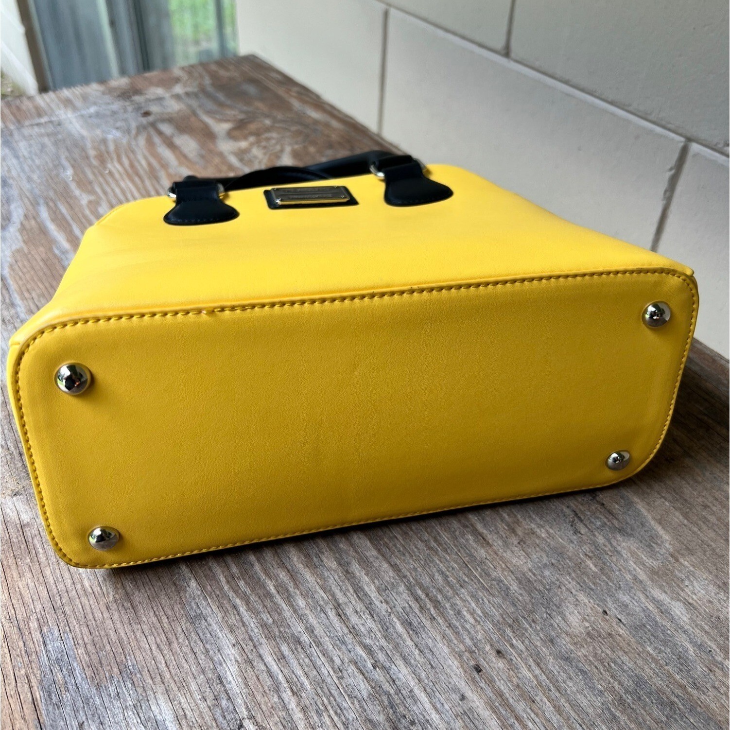 Loungefly Peanuts Charlie Brown ZigZag Purse Bag Gem