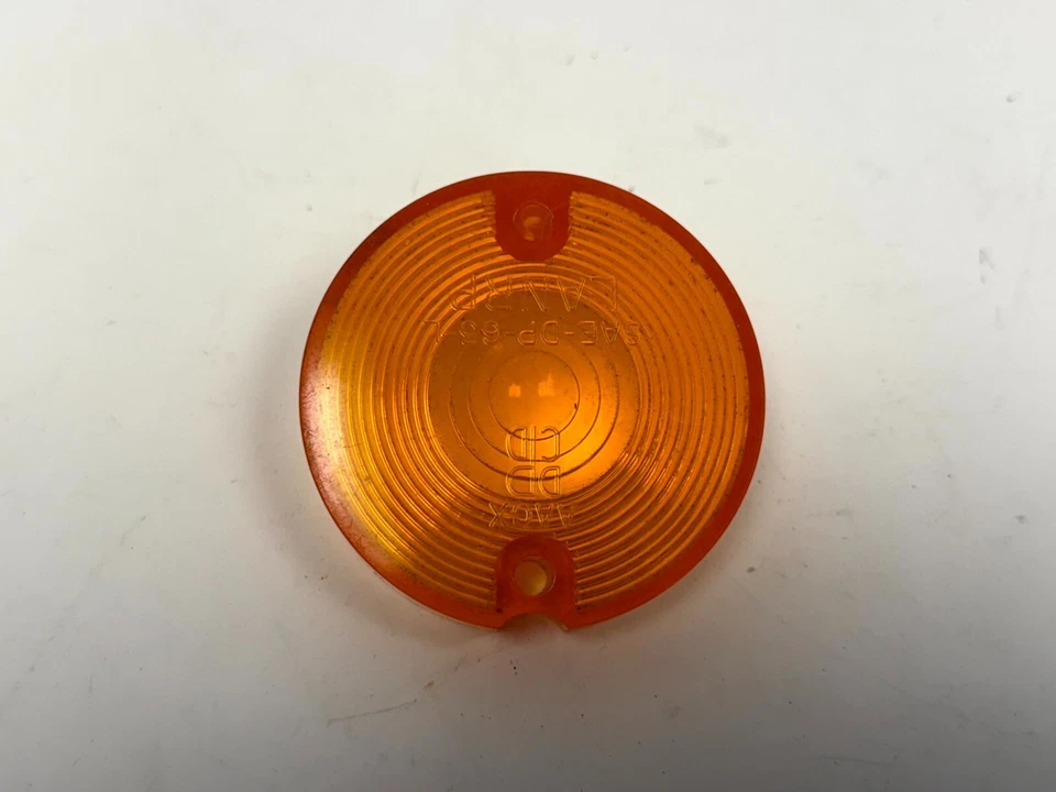 Luz de estacionamiento Plymouth Valiant Dodge Dart 1963-1964 lente ámbar 2424475 nuevo en stock Foto 3 de 4