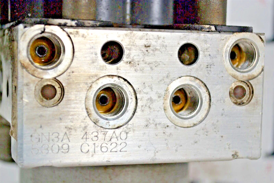 Módulo de controle de bomba de frenagem antibloqueio ABS Mazda-6 2005 fabricante de equipamento original 15F1 365 GN3A437A0 Mazda-6 2005 - Imagem 4 de 4