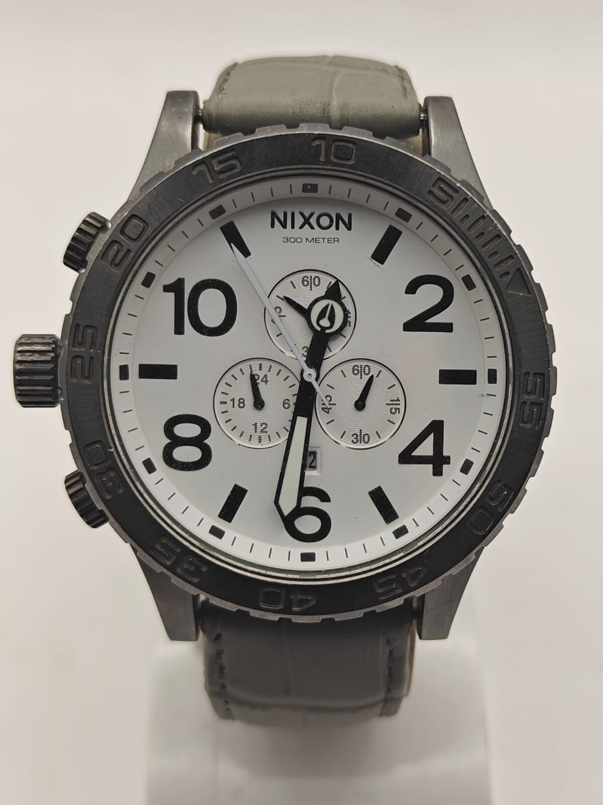 Vintage NIXON 51-30 SIMPLIFY Men's 300M Chronograph Silver & White Wristwatch