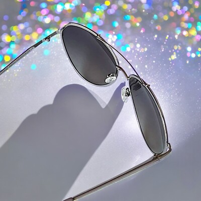 O BY OSCAR DE LA RENTA Sabrina Sunglasses in Silver/Blush  display picture 2