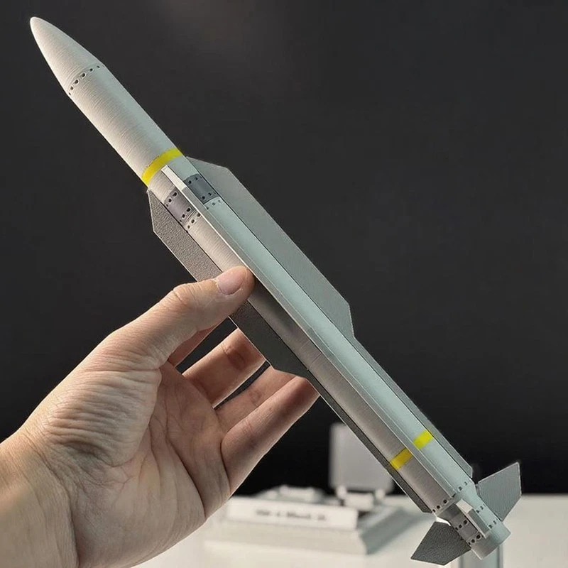 Modelo de misiles antiaéreos SM-6 41 cm colección militar impresa en 3D 1:16 de la Marina de los Estados Unidos SM-6 Foto 3 de 4