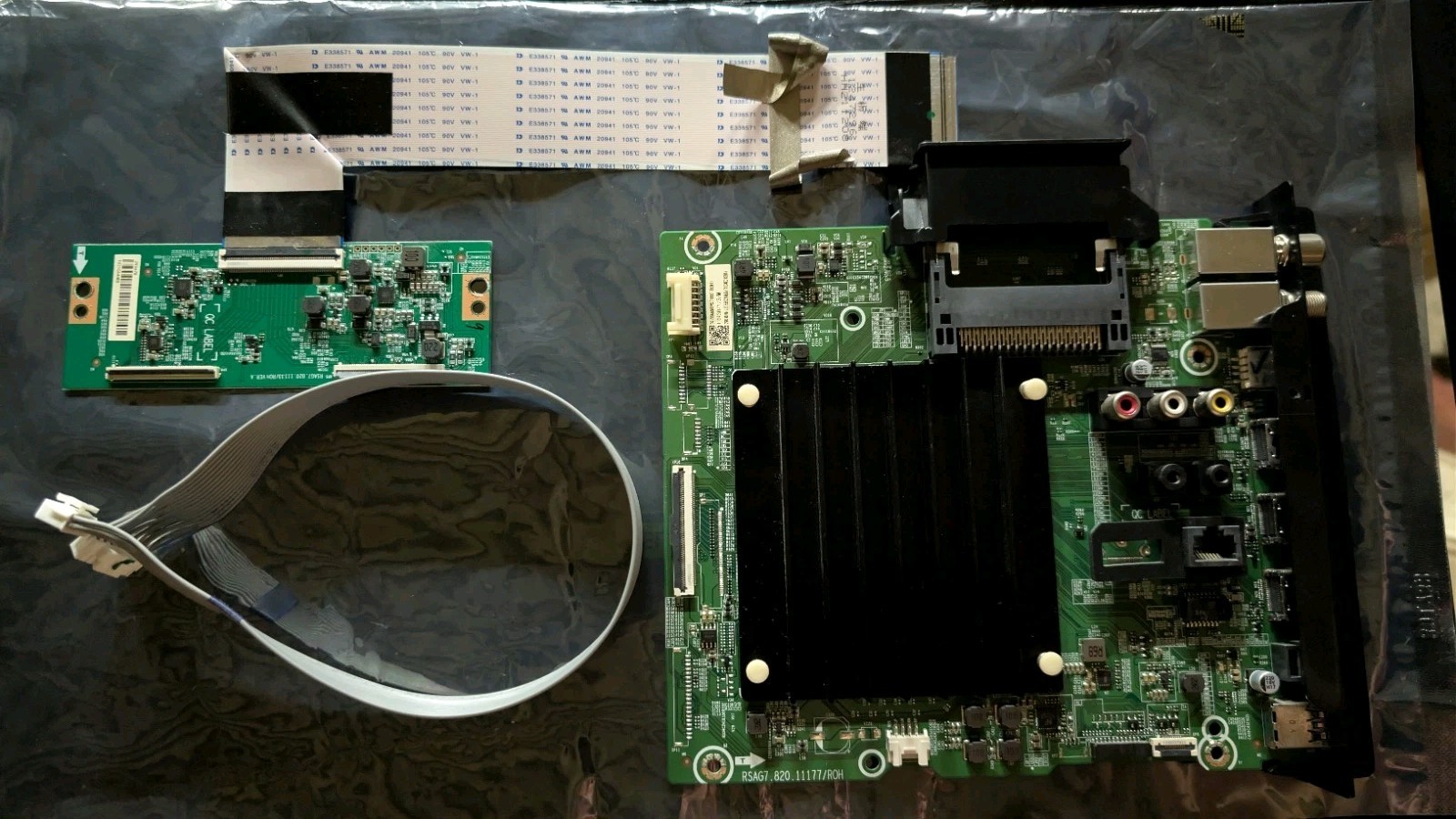 Scheda madre Rsag7.820.10588/roh HISENSE 55E78GQ + T-control board