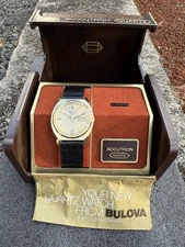 Vintage Bulova Accutron P0 1980 Swiss Quartz Day / Date Watch Engraved Full Set