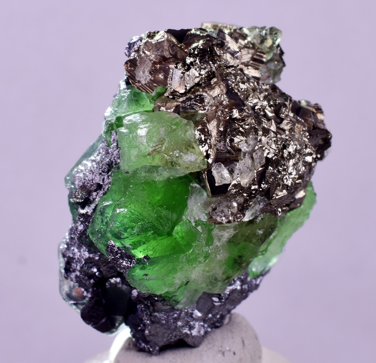 4cms GREEN FLUORITE PYRITE CRYSTALS PERU MILPO PERU KB163