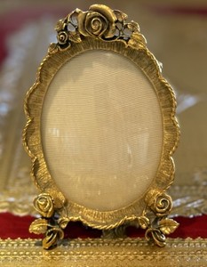 Vintage Matson 24 KT Gold-Plated Ormolu Oval Frame w/ Convex Glass