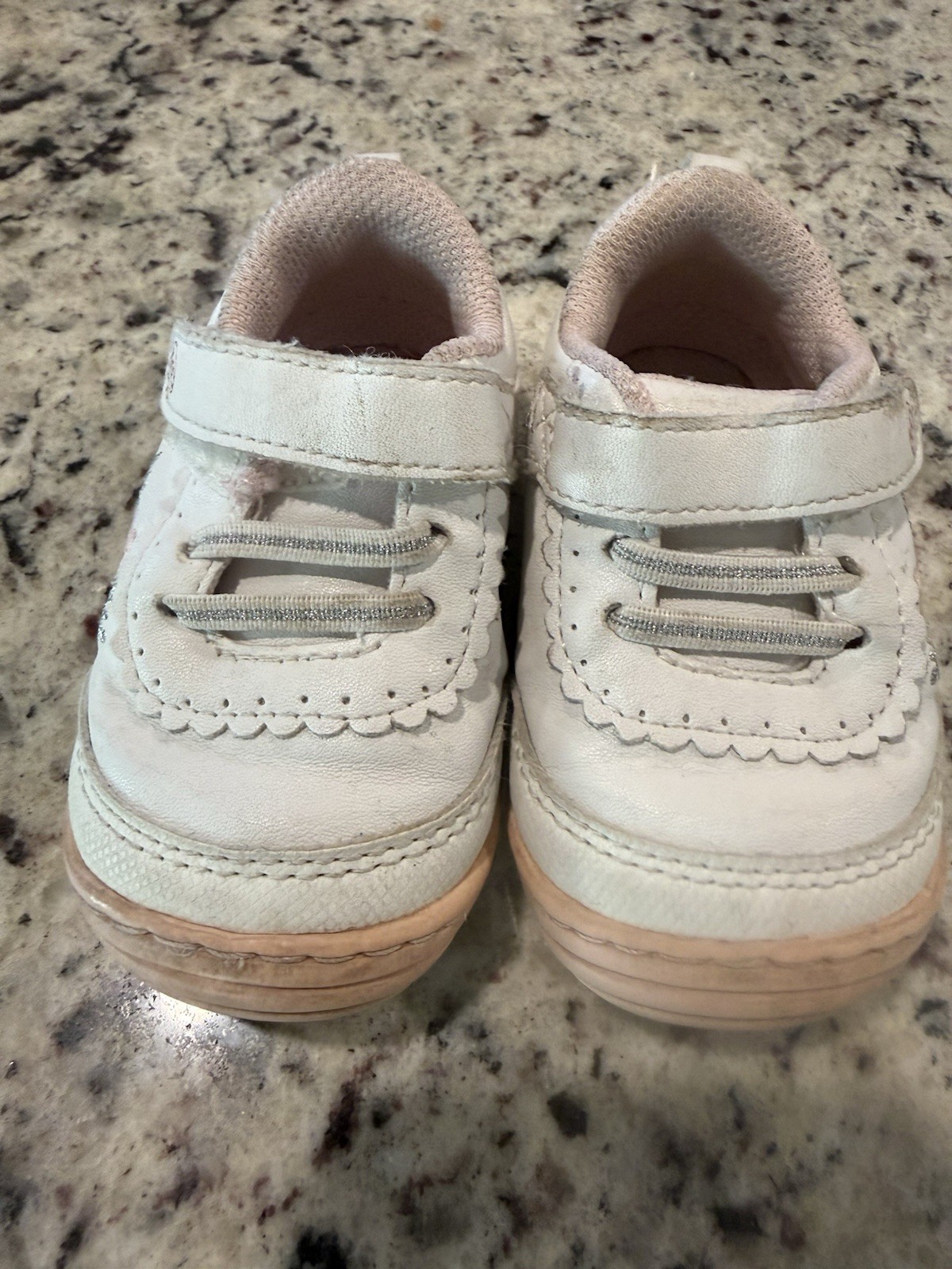 STRIDE RITE 360 Natalia White Sneakers 4M w/Embroidery Wide Feet EUC