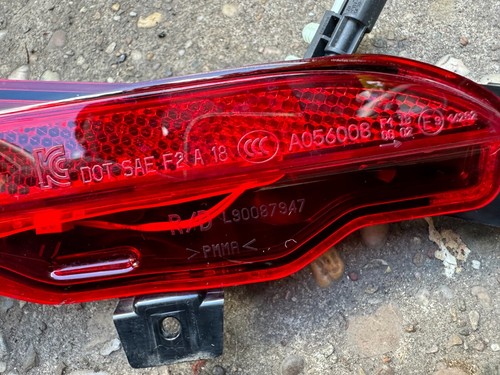 Land Rover Range Rover Velar 2023 rear bumper light RIGHT J8A215K272AF - Bild 3 von 5
