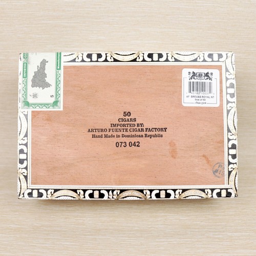 Caja de cigarros de madera vacía Arturo Fuente Brevas Royale 8,75" x 5,75" x 3" - Imagen 9 de 12