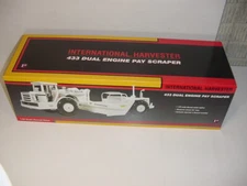 1/25 International 433 White Pay Scraper by 1ST GEAR NIB! Never Displayed!