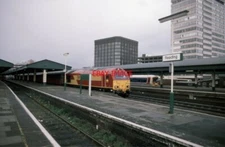PHOTO  CLASS 67 67015 ON A DRIVER TRAINING RUN AT READING IN MARCH 2000