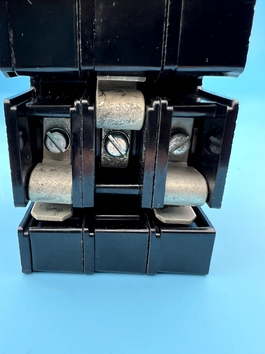 Zinsco 100 Amp 3 Pole Q2430 Circuit Breaker GTE Sylvania Zinsco 100 Amp 3 Pole Q2430 Circuit Breaker GTE Sylvania