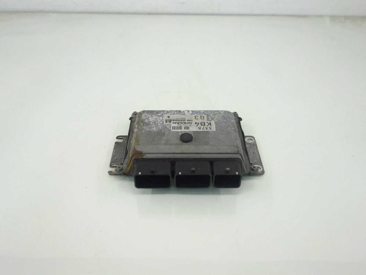 まな(8/1) 2013-2019 Nissan Sentra 1.8L MRA8DE Bare Cylinder Head | OE