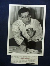 1989 George Harris IRS tax preparation study Vintage Glossy Press Photo