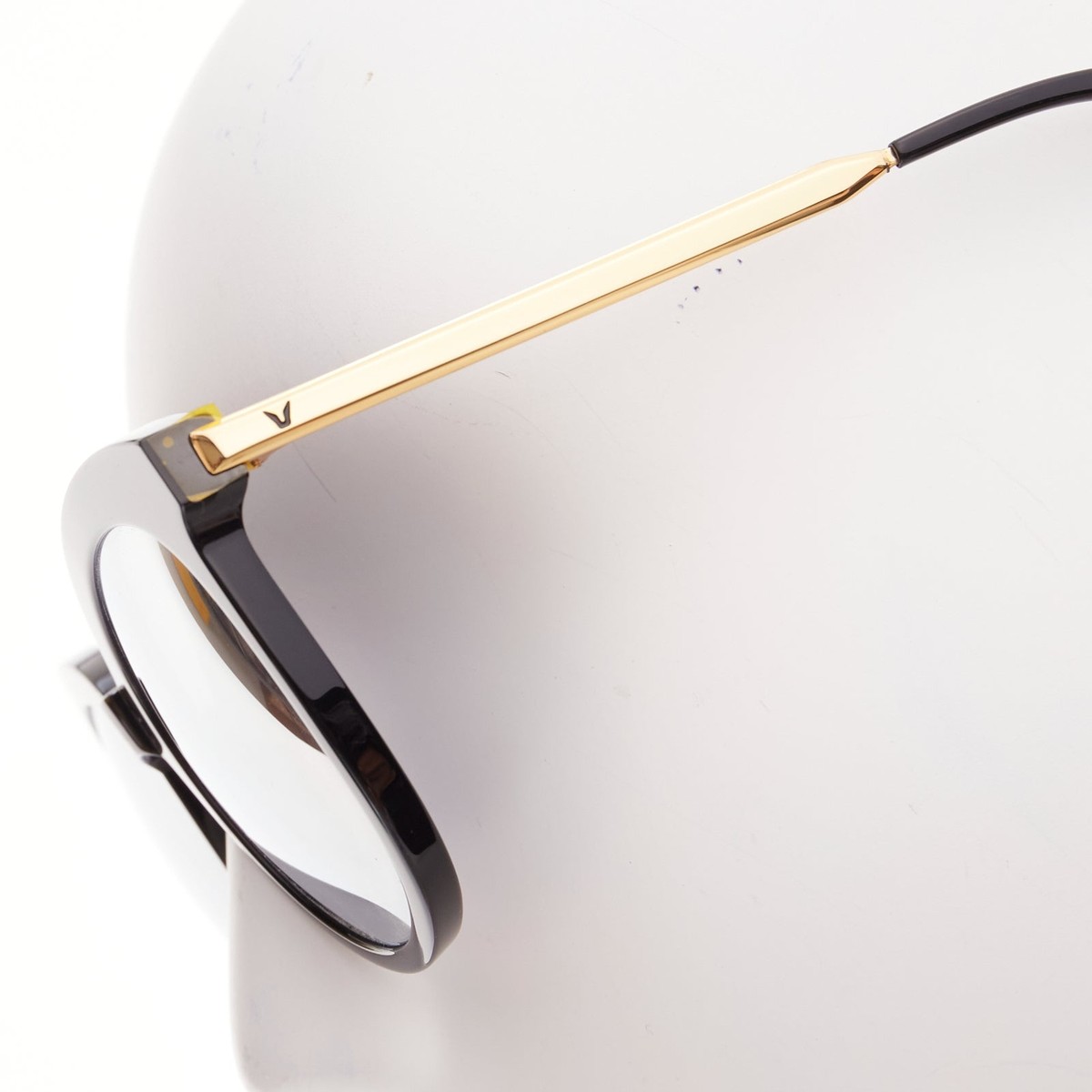 GENTLE MONSTER Lovesome black reflective lens gold oversized