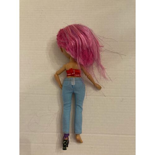 Rainbow High Avery Doll Articulated Toy Cut Wig Pink - Picture 3 of 3