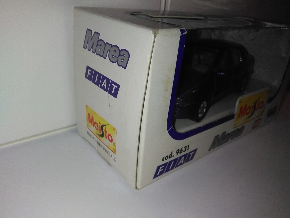 Maisto/Gig Nikko - Modellino 1/43 Fiat Marea blu scuro Vintage - Immagine 3 di 4
